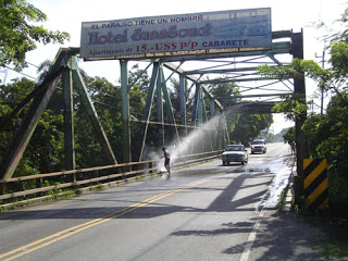 Puente de Cangrejos antes de ser reparado